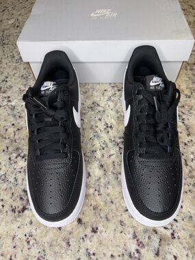 Nike Air Force 1 Low Men's Sneakers - Black/White size 8 men